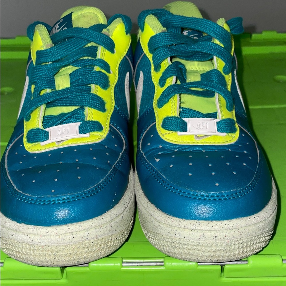Nike Kids Blue and Neon Yellow Sneakers